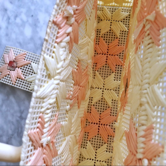 Vintage Peaches & Cream Woven Bag - Picture 4 of 7